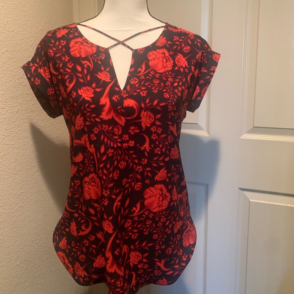Express floral top NWT